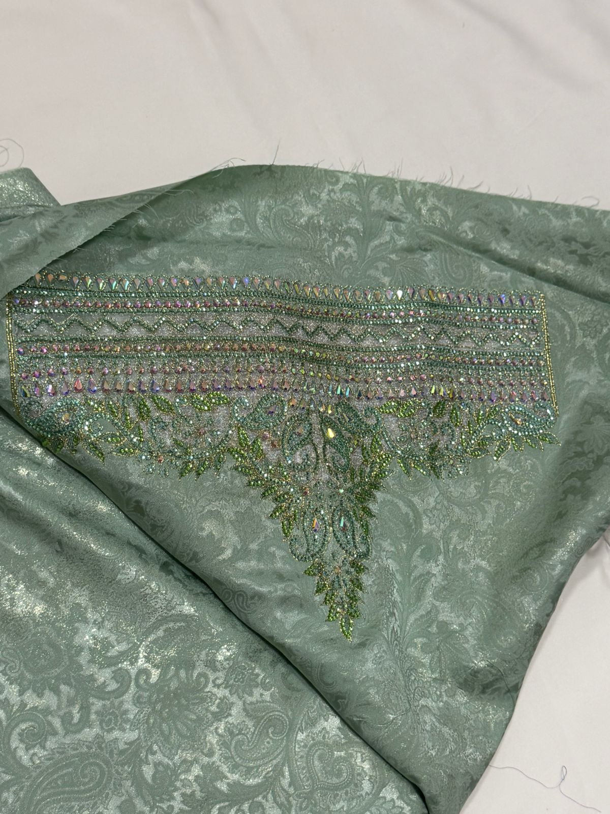 Emerald Crystal Mukhawer ✨💚