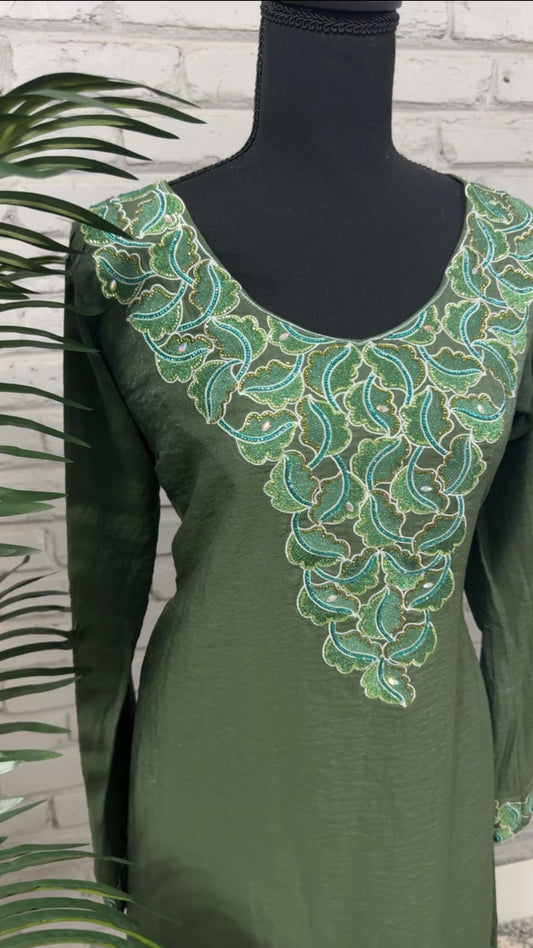 Green Mukhawer w/ scarf size 54 M